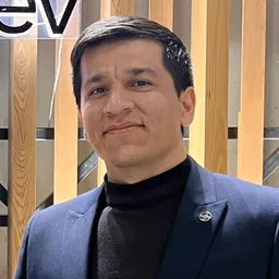 Алишер Ашуров